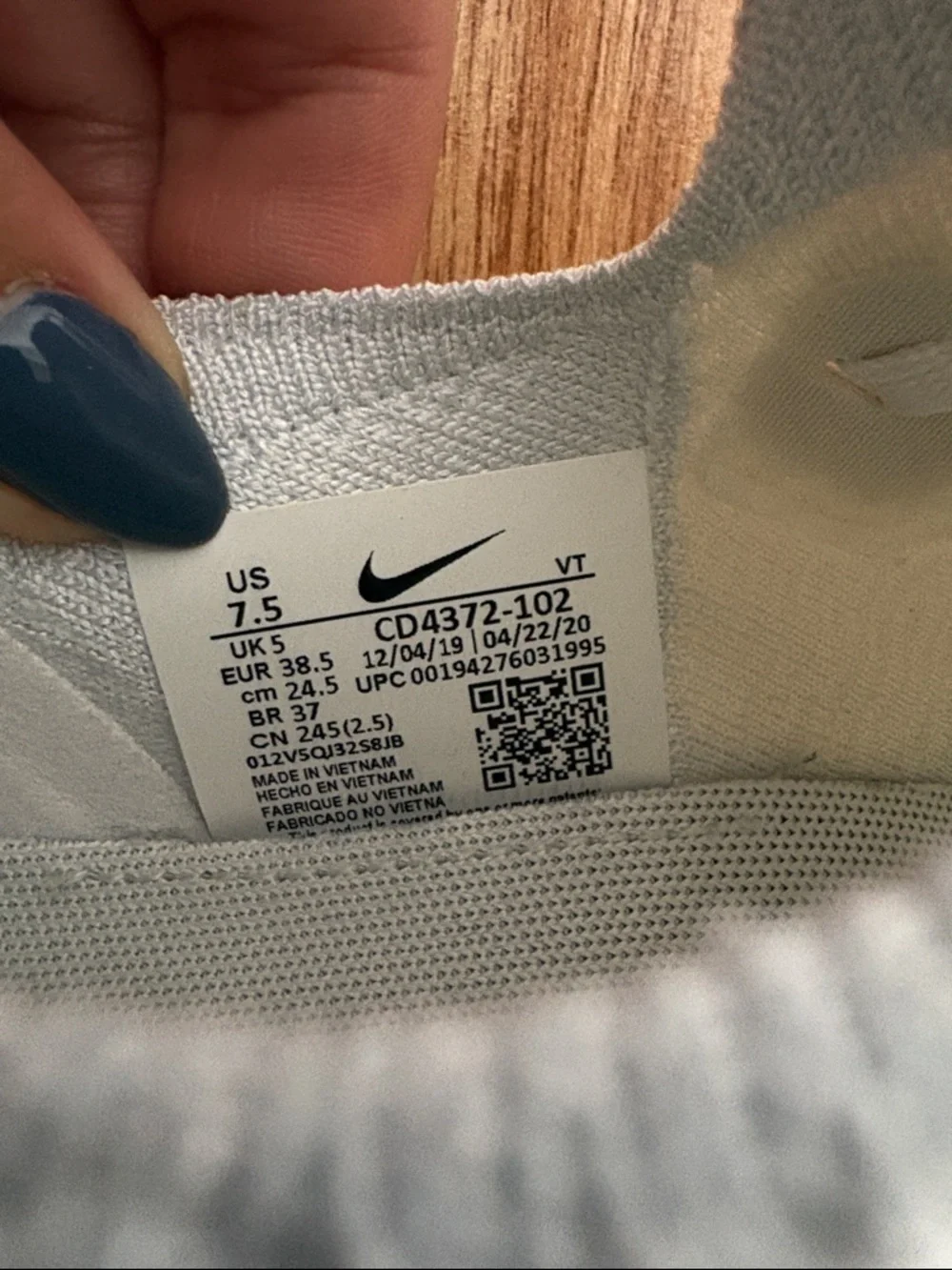 Nike White Running Shoes (Nike Flyknit Infinity React) - Picture 2 of 4